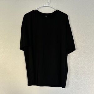 Elegant Black Women's Short Sleeve Tee